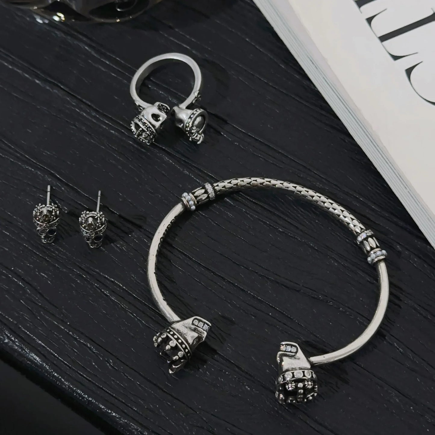 Trendy Ins Sensibility Cold Design Skull Earring Ring Bracelet For Men And Women Same Style Earrings Ringins Trendy New Wholesal