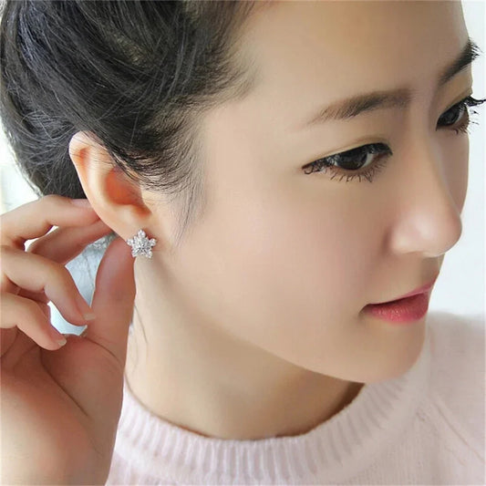 2025 New Fashion Snowflake Zircon Stud Earrings for Women Shiny Crystal Mini Delicate Earring Ear Accessories Christmas Gifts