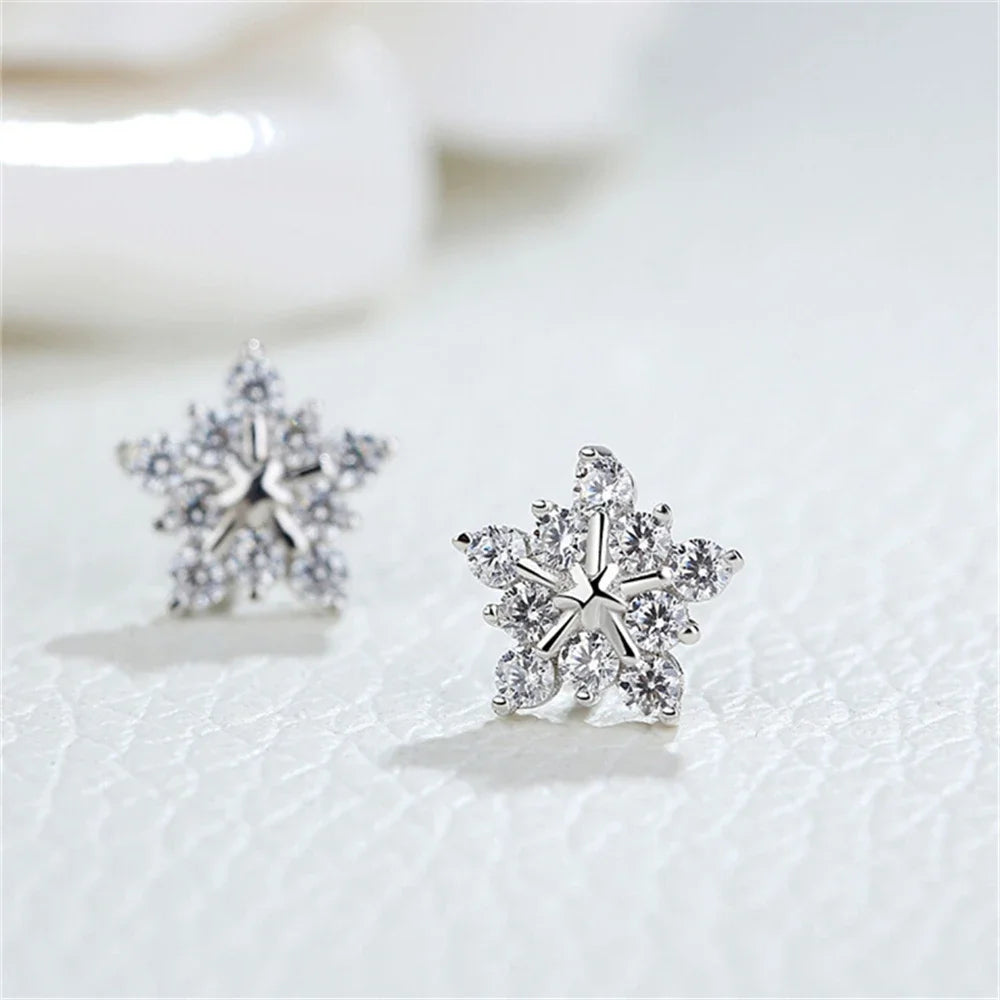 2025 New Fashion Snowflake Zircon Stud Earrings for Women Shiny Crystal Mini Delicate Earring Ear Accessories Christmas Gifts