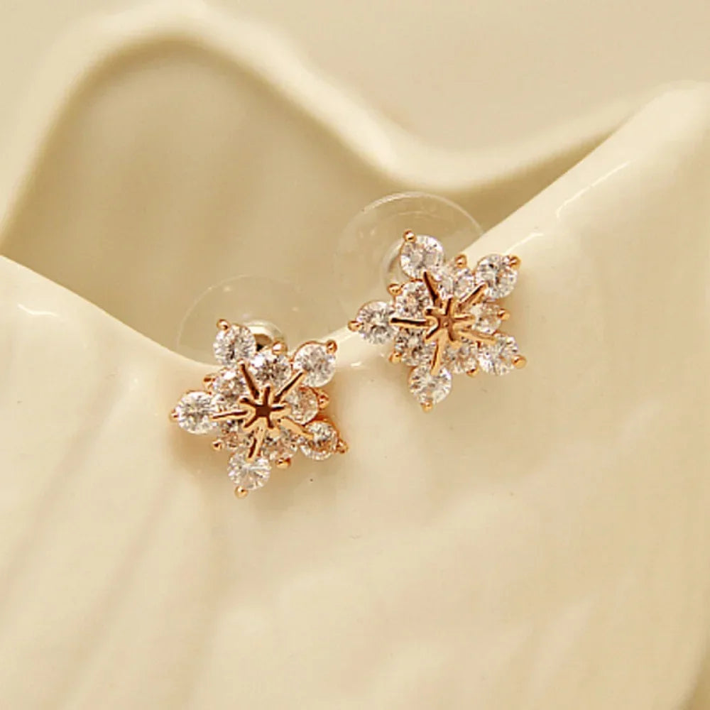 2025 New Fashion Snowflake Zircon Stud Earrings for Women Shiny Crystal Mini Delicate Earring Ear Accessories Christmas Gifts